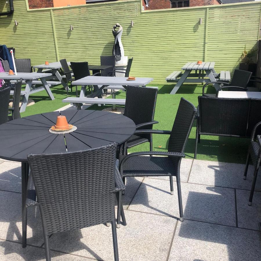 The New Accommodation Free Complementary Breakfast 티브셰프 외부 사진